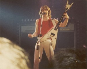 triumph-811107-27.html